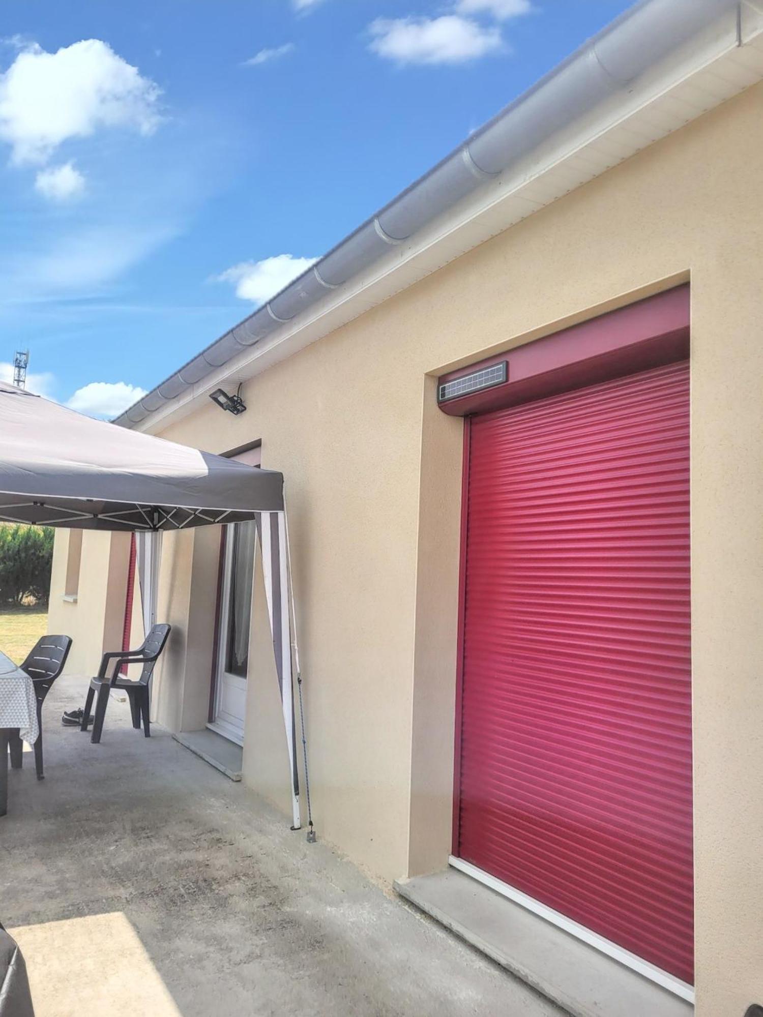 Maison Chaleureuse A Sully Avec Vue Sur La Montagne 外观 照片